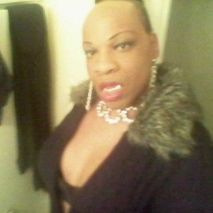 Meet your Posher, Angelique